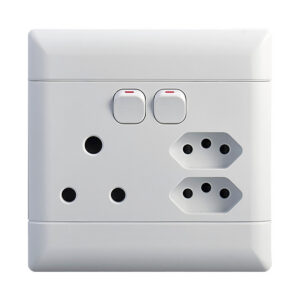 NEU 4X4 SINGLE PLUG + 2 EURO SOCKET WHITE