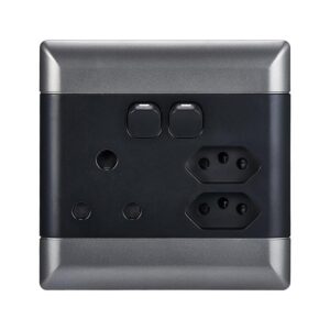 NEU 4X4 SINGLE PLUG + 2 EURO SOCKET BLACK